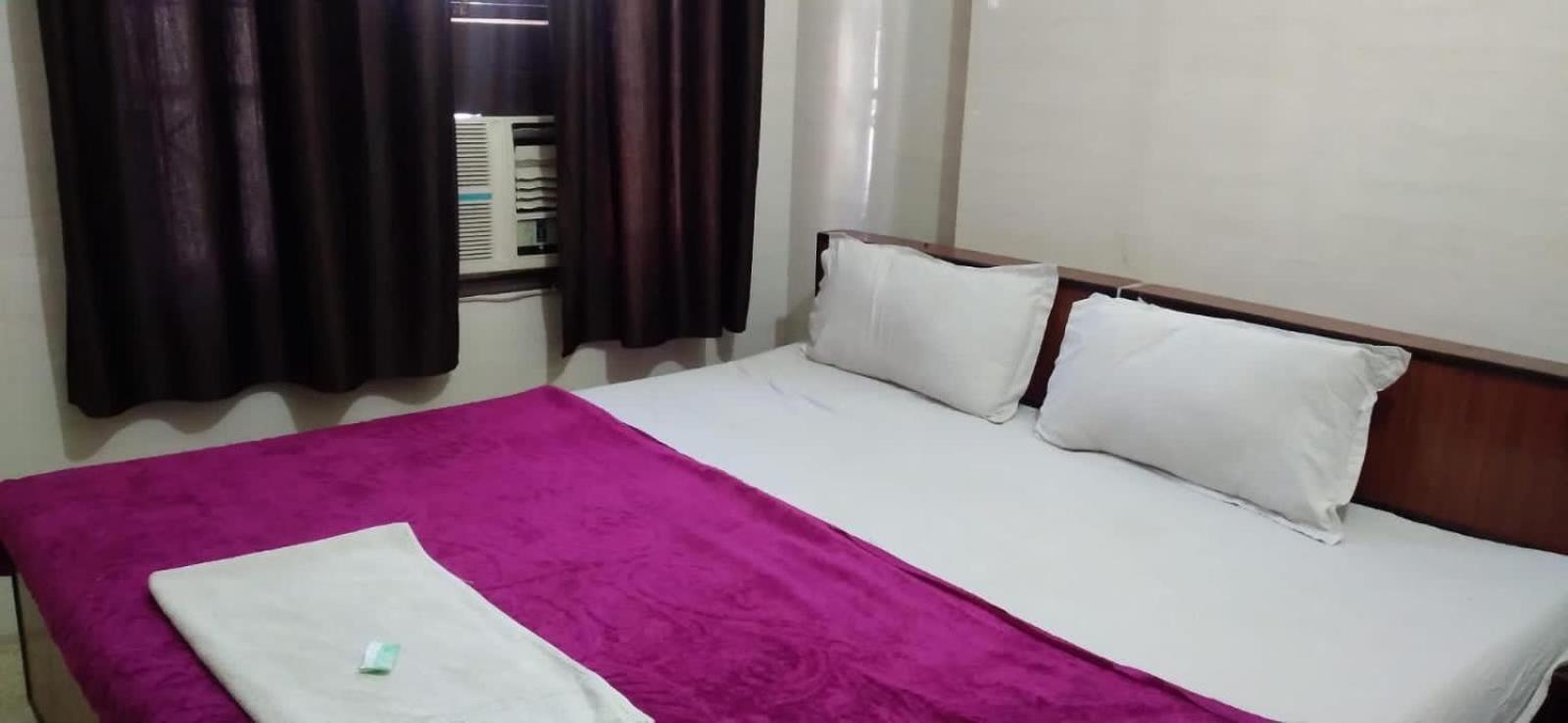 Raja Guest House -- Jalandhar Railway Station -- For Family, Couples, Travellers Eksteriør bilde