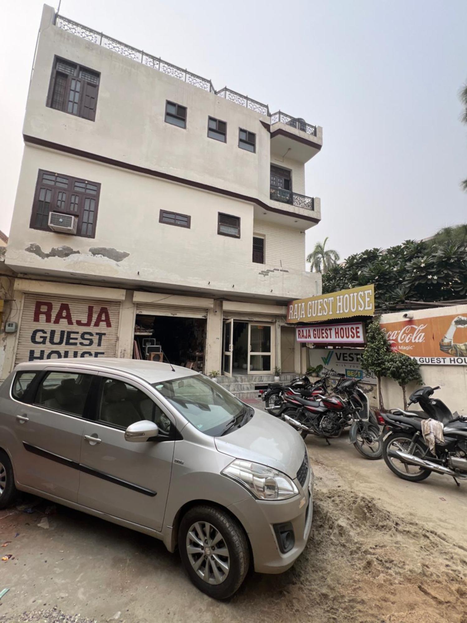 Raja Guest House -- Jalandhar Railway Station -- For Family, Couples, Travellers Eksteriør bilde